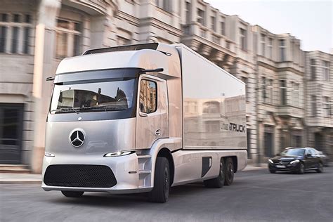 Mercedes-Benz Unveils Electric Truck Concept, It's Made For The City - autoevolution