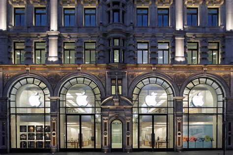 Apple gives early glimpse of redesigned Regent Street store | Cult of Mac