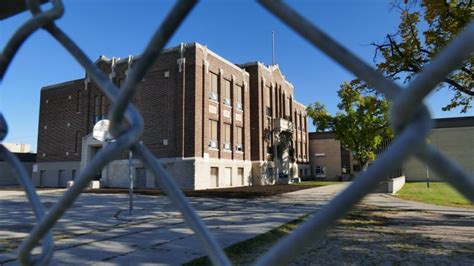 'Keep cautious, kids': Student with COVID-19 at Winnipeg's John ...