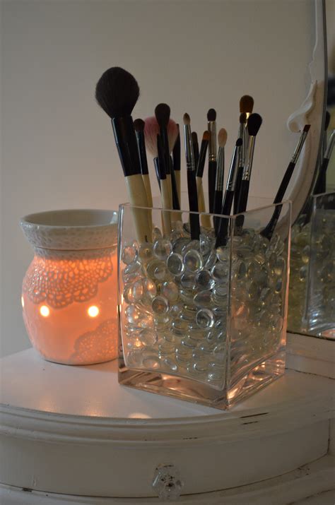 DIY Makeup Brush Holder - Modernly Morgan