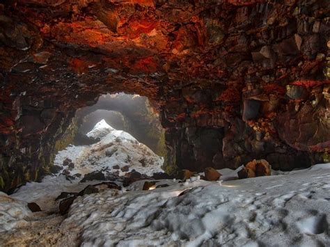 10 best lava caves in Iceland (Lava Tunnel + tubes...)