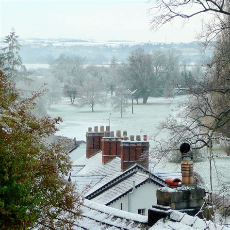 File:Snowy rooftops, Christmas Eve - geograph.org.uk - 1631422.jpg - Wikimedia Commons