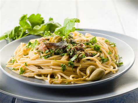Pasta with anchovy sauce