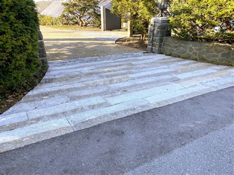 Reclaimed Granite Curbstone - Driveway Apron