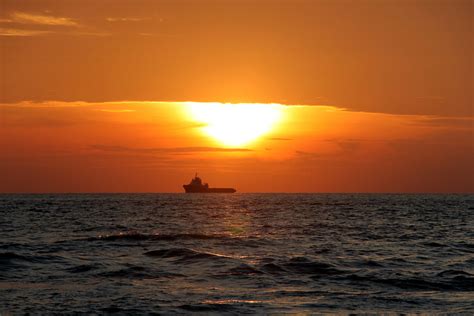 Sunset @ Teluk Batik | Christmas day @ Teluk Batik, Perak, M… | Flickr