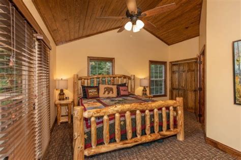 Over Ober Lodge in Gatlinburg w/ 5 BR (Sleeps16)