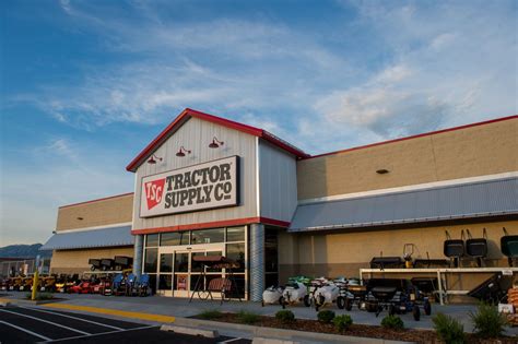 Here’s when this new Tractor Supply store will open on the site of a former Kmart store ...