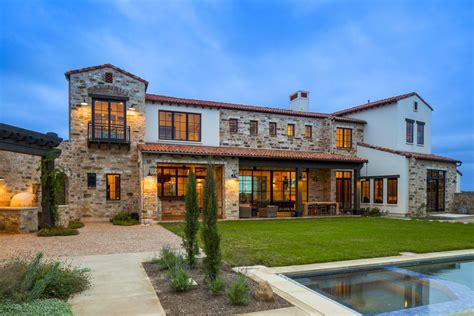 Contemporary Italian Farmhouse — Vanguard Studio, Inc. Austin, Texas ...