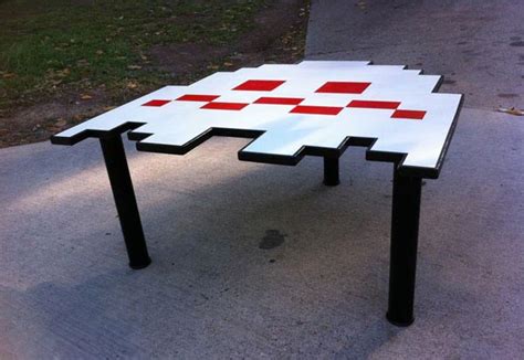 Handmade Pacman Ghost Coffee Table | Gadgetsin