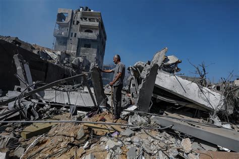 2 senior Hamas officials killed in Israeli airstrike on Gaza - EFE Noticias