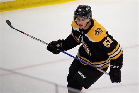 Boston Bruins sign forward Matthew Poitras to entry-level contract