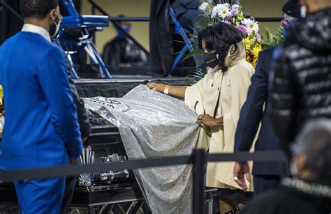 James Brown's emcee gets funeral sendoff with shiny cape | AP News