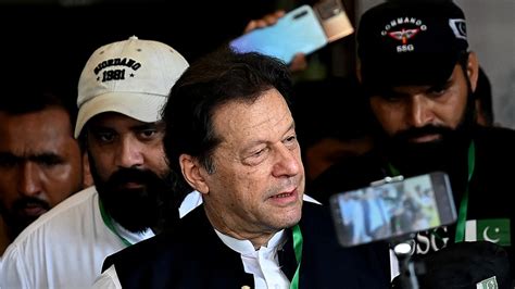 Ex-Pakistani PM uses AI to deliver speech from prison — RT World News