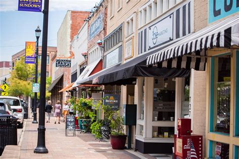 Shopping in Downtown Lake Charles, Louisiana