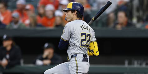 Christian Yelich exits with lower back soreness