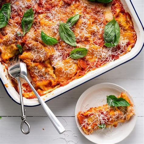 Ricotta & Spinach Cannelloni - everybodylovesitalian.com