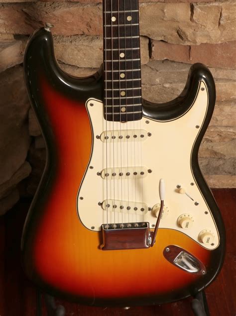 1965 Fender Stratocaster, Sunburst | Garys Classic Guitars & Vintage Guitars LLC