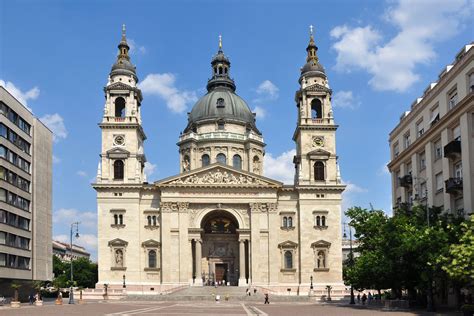 Photo: St. Stephen's Basilica - Budapest - Hungary