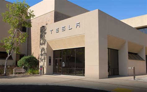 Tesla is outgrowing its Palo Alto headquarters and Musk says it looks ...