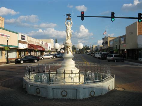 Eccentric Roadside: Weevil, weevil rock you: Enterprise, Alabama's Boll Weevil Monument