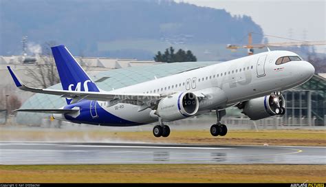 SE-ROI - SAS - Scandinavian Airlines Airbus A320 NEO at Salzburg ...