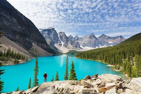 10 EPIC Things to do at Moraine Lake, Canada +2023 Guide