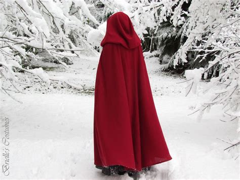 Gorgeous and Warm: Hooded Capes & Cloaks! | Hooded cape, Cloak, Fancy dresses