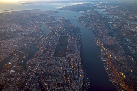 Epic Photos of Manhattan Taken from Open Door Helicopter Three Miles ...