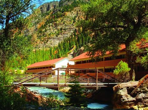 Review: MAGNIFICENT ROOM ON THE RIVER - Hot Springs Inn, Ouray ...