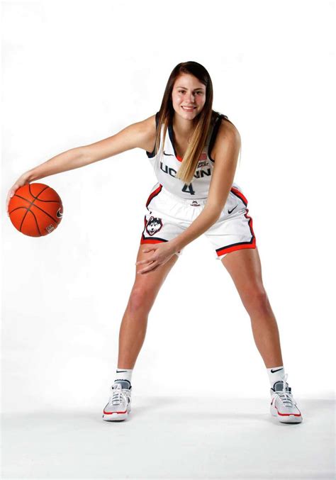 UConn freshman Saylor Poffenbarger ready to return from back injury: 'I don't like to sit'