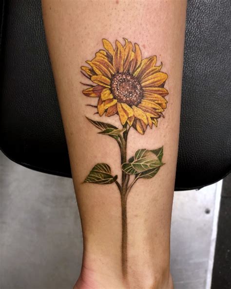 Realistic tattoo // sunflower tattoo // flower tattoo by Davide