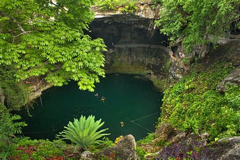 PHOTO: Cenote Zaci, Valladolid, Yucatan Peninsula, Mexico