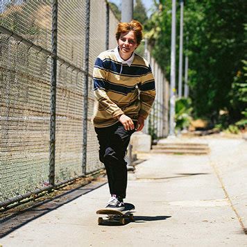 Why Do Skaters Wear Baggy Clothing? | Vans EU