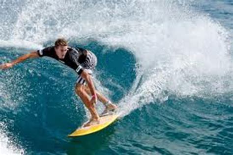 Surfing in Sri Lanka - Study in Srilanka