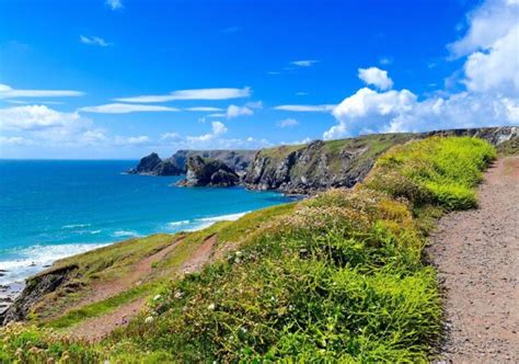 10 Best Coastal Walks and Hikes in Cornwall, UK - Goats On The Road