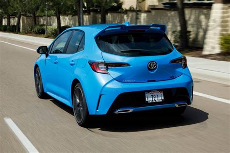 2020 Toyota Corolla Hatchback Pictures - 129 Photos | Edmunds