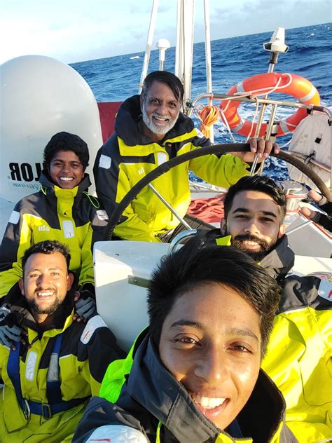 Indian Navy welcomes return of INSV Tarini Crew after Historic ...