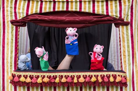 Put On a Puppet Show | Rainy-Day Activities For Kids | POPSUGAR Family Photo 79