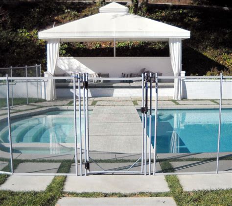 Stylish and Aesthetically Pleasing Pool Fence Ideas