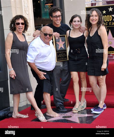 Rhea Perlman And Danny Devito Kids