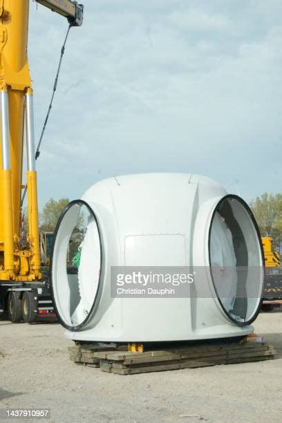 Wind Turbine Installation Photos and Premium High Res Pictures - Getty ...