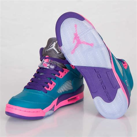 Images For > Baby Girl Jordans Shoes | Jordan shoes girls, Baby girl ...