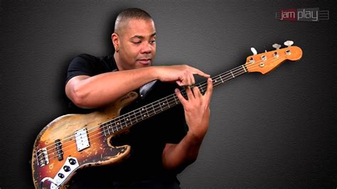 FREE BASS GUITAR LESSON: Learning the Major Scale with Brent-Anthony ...