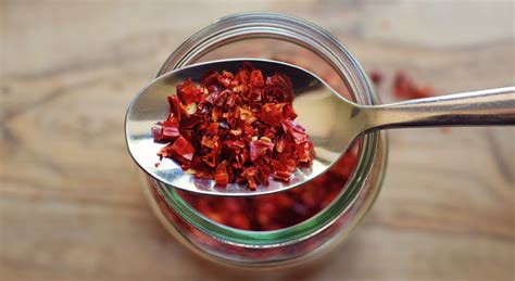 Recipe: Homemade chilli flakes – Stay & Roam