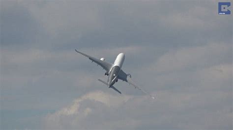 Airbus A350 makes VERTICAL take-off just like a rocket | Air show, The incredibles, Airbus