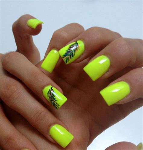 15 Trendy Neon Nail Designs