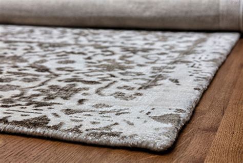 High Pile Rugs vs. Low Pile Rugs – and Why It Matters | Living Spaces