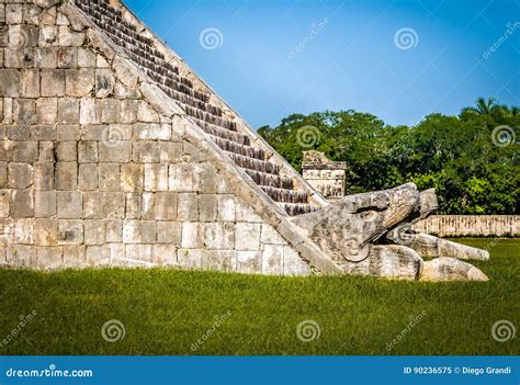 Snake Detail of Mayan Temple Pyramid of Kukulkan - Chichen Itza, Mexico ...