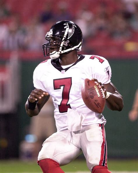 Michael Vick Atlanta Falcons Editorial Stock Image - Image of football, helmet: 26387354