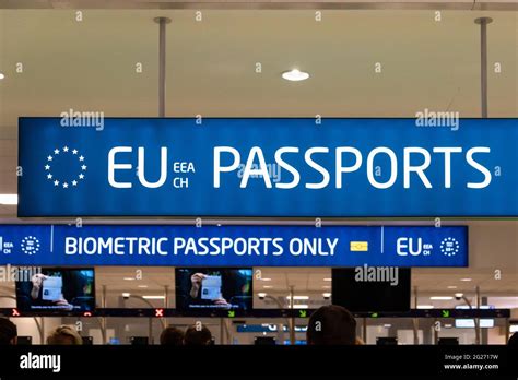 Passport control for EU and other passport holders at European border ...